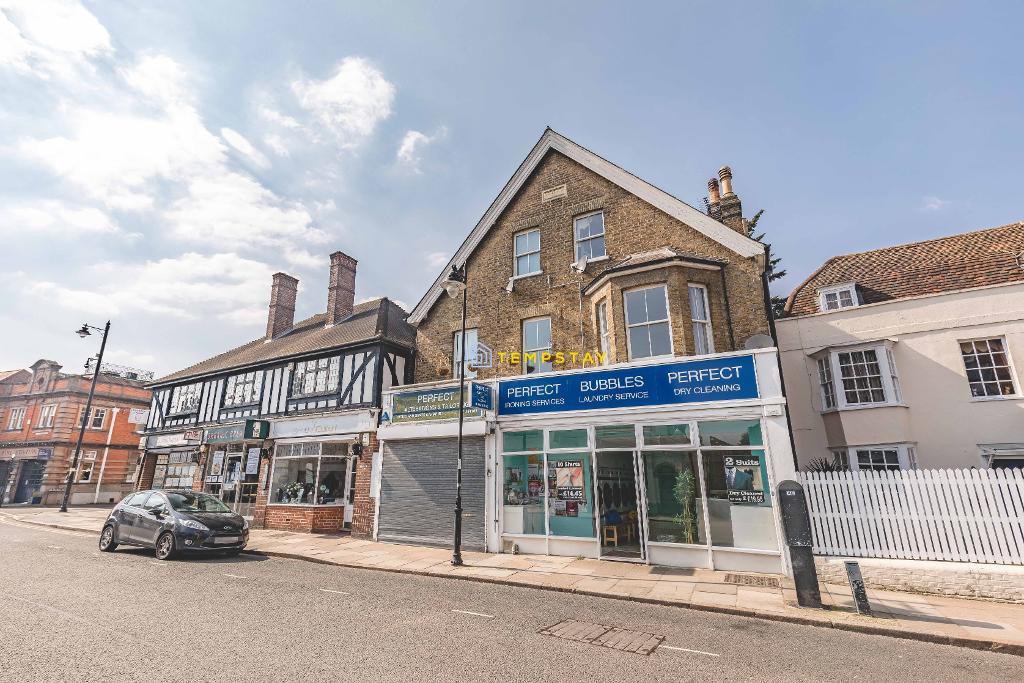 Studio To Let in St Leonards Road, Windsor, SL4 3BY Elsewhere Powered by Domus Estate Agent