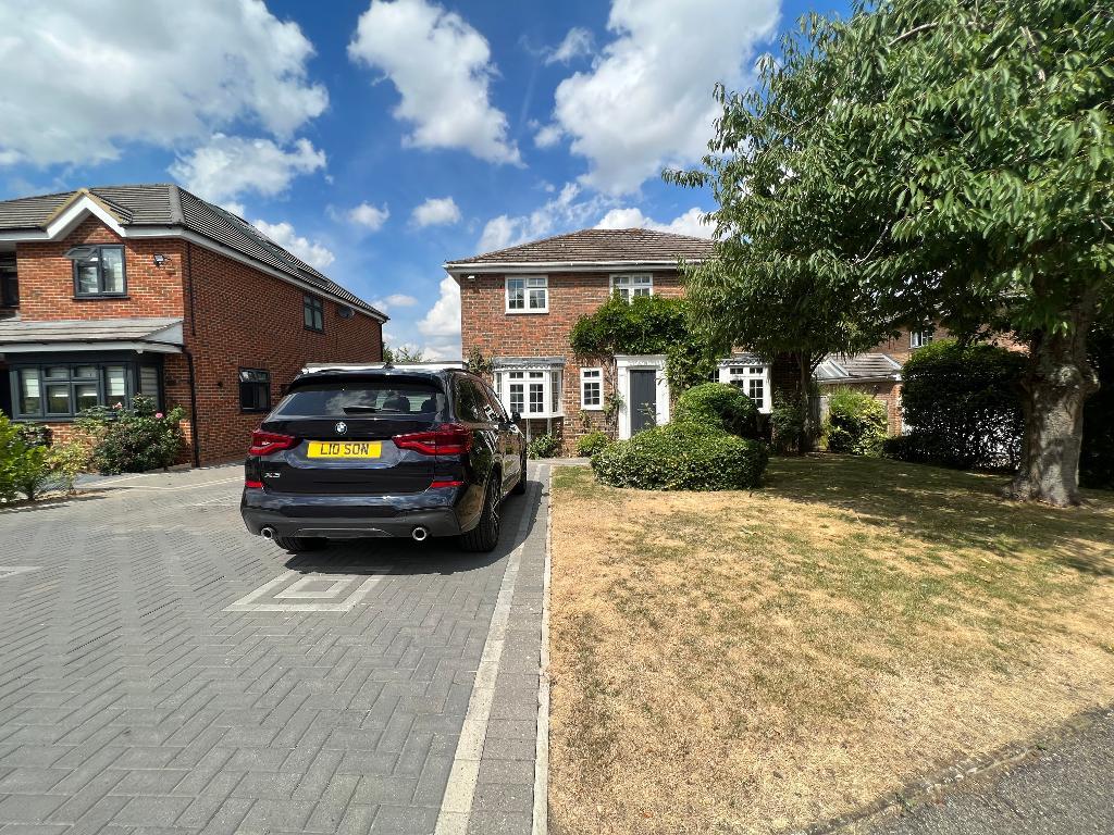 5 Bedroom Detached To Let in Illingworth, Windsor, SL4 4UP Elsewhere